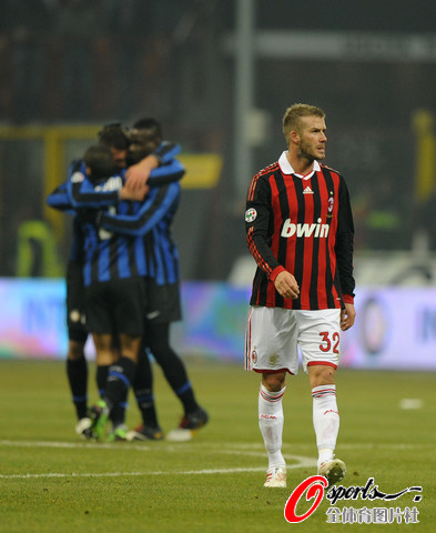  米兰德比争议红牌，VAR判定引发热议  